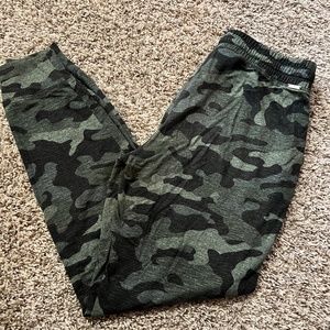 Express OneEleven Womens Ripped Camouflage Joggers Size XS